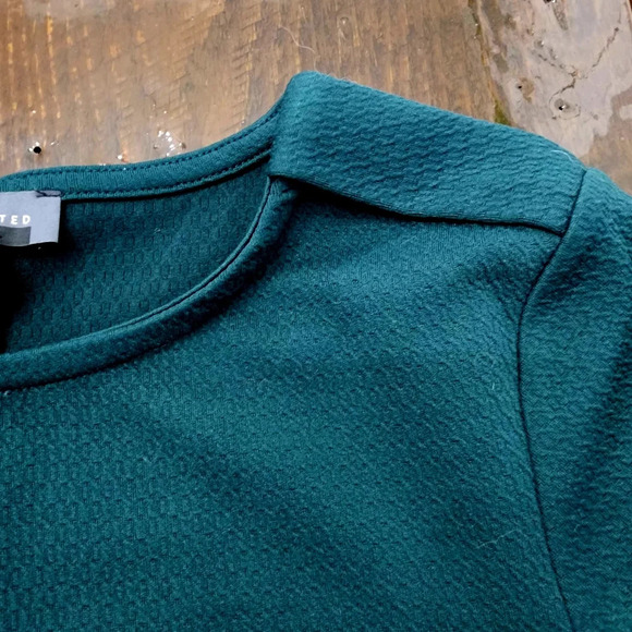 #044 The Limited XS Dressy Emerald Green Shirt - Picture 8 of 9